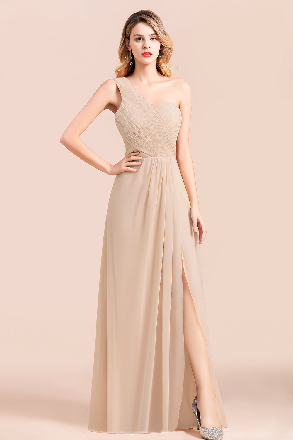 Bestellen Sie Champagne Brautjungfernkleider Lang online bei babyonlinedress.de. Chiffon Brautjungfernkleid Günstig für Sie zur Hochzeit gehen.