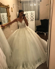 Hier können Sie bei babyonlinedress.de Wunderschöne Brautkleider Prinzessin kaufen. Hochzeitskleider mit Ärmel für Sie maßgeschneidert