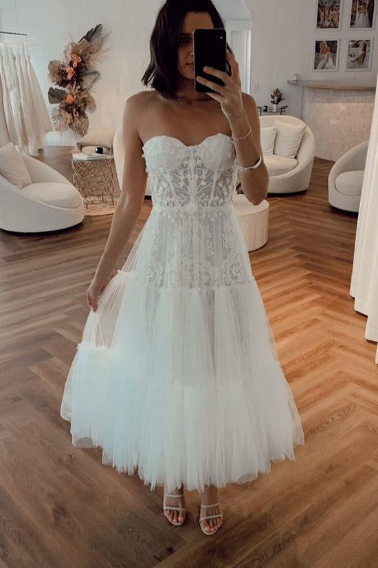 Hier können Sie bei babyonlinedress.de Elegante Brautkleider Kurz online kaufen. Crema Hochzeitskleider Günstig Online nach maß zur Hochzeit gehen.
