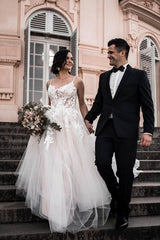 Finden Sie Elegante Hochzeitskleider A Linie online bei babyonlinedress.de. Brautkleider Mit Spitze nach maß zur Hochzeit gehen.