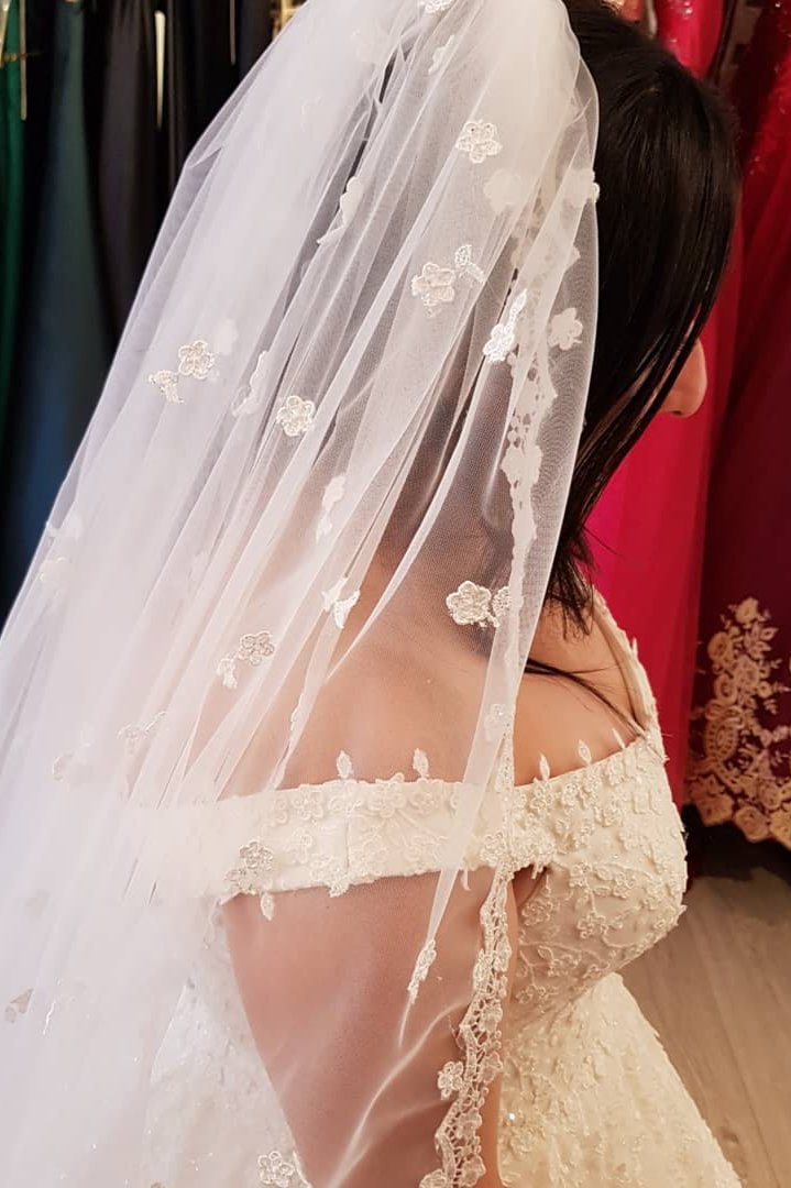 Herstellen wir nach Maß Anfertigen Brautkleider Große Größe online bei babyonlinedress.de. Spitze Hochzeitskleider Übergroße Online für Sie zur Hochzeit.