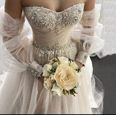 Kaufen Sie wunderschöne Schlichte Brautkleider A linie online bei babyonlinedress.de. Hochzeitskleider mit Spitze für sie zur Hochzeit gehen.
