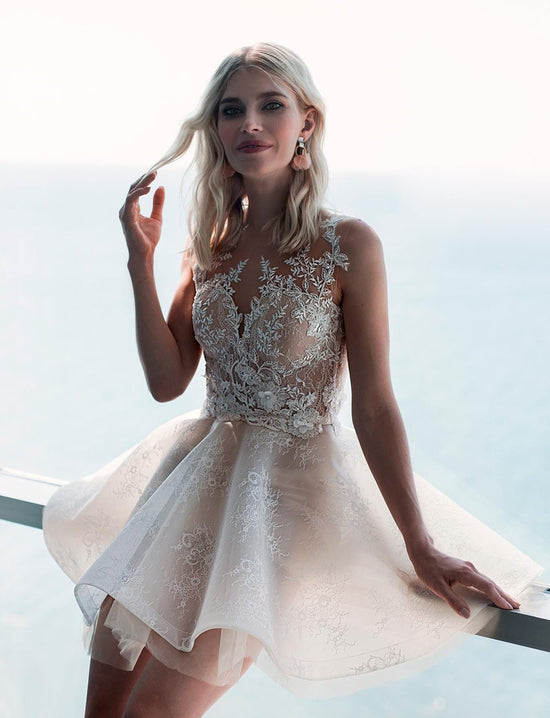 Suchen Sie Elegante Brautkleid Kurz online bei babyonlinedress.de. A Linie Hochzeitskleid mit Spitze für Sie zur Hochzeit gehen.