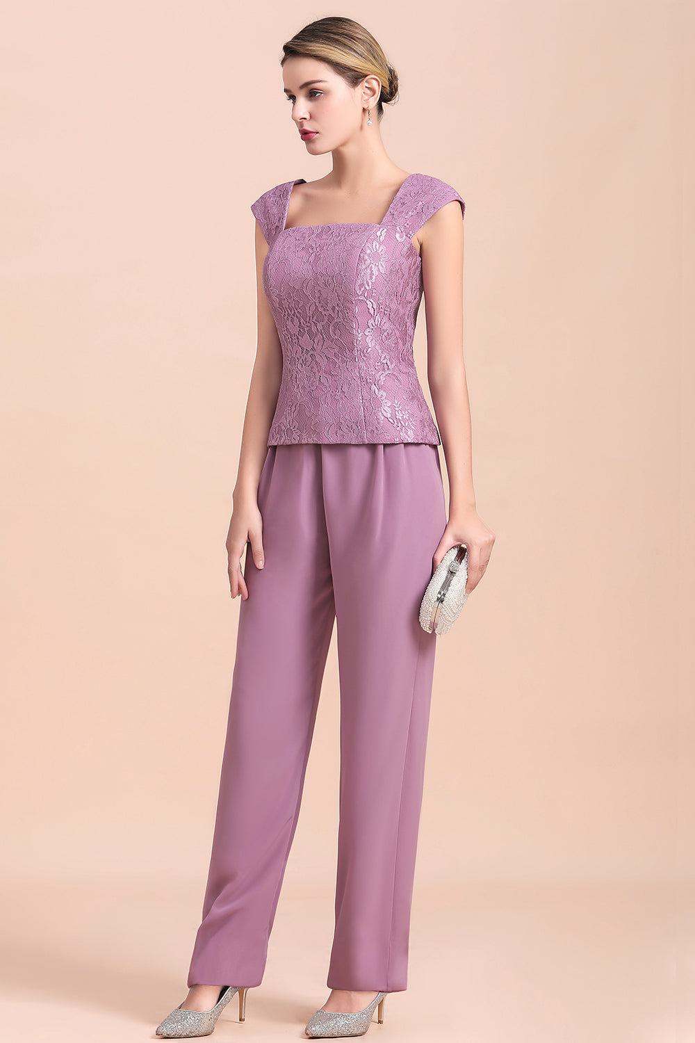 Bestellen Sie Flieder Brautmutterkleider Lang Chiffon online bei babyonlinedress.de. 3 Teiliges Brautmutterkleid Jumpsuit für Sie zur Hochzeit gehen.