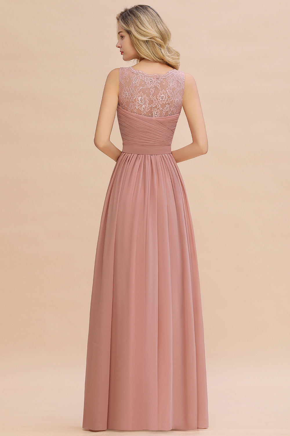 Bestellen Sie Schlichtes Abendkleid Altrosa online bei Thekleid.de. Abendkleider Lang Günstig für Sie zum party gehen.