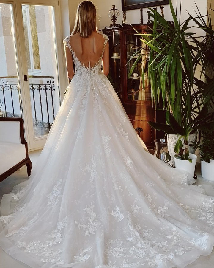 Finden Sie Hochzeitskleid Standesamt, Brautkleid A Linie Mit Spitze online bei Babyonlinedress.de.mit nach maß anfertigen service bekommen.