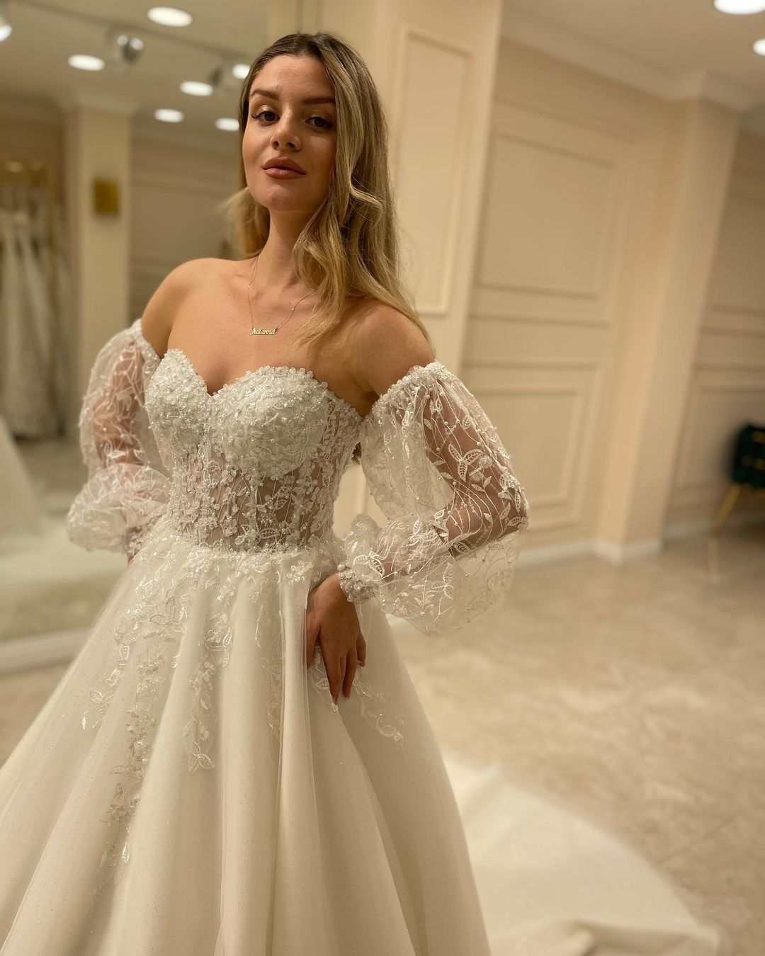 Kaufen Sie Schöne Hochzeitskleider A Linie online bei babyonlinedress.de. Brautkleider mit Spitze aus tüll zur Hochzeit gehen.