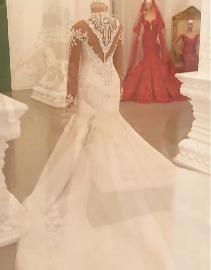 Laden Sie das Bild in den Galerie-Viewer, Finden Sie Brautkleider Mit Ärmel online bei babyonlinedress.de. Hochzeitskleider Meerjungfrau Prinzessin nach maß zur Hochzeit gehen.
