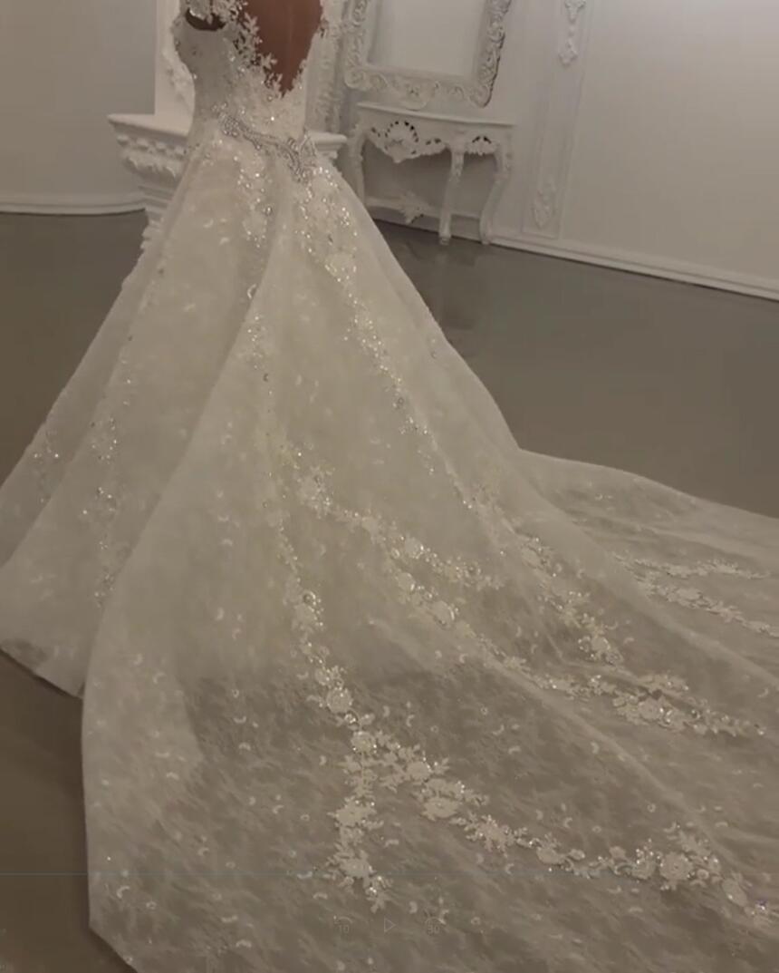 Laden Sie das Bild in den Galerie-Viewer, Kaufen Sie Luxus Brautkleider A Linie online bei babyonlinedress.de. Hochzeitskleider online Kaufen für Sie zur Hochzeit.
