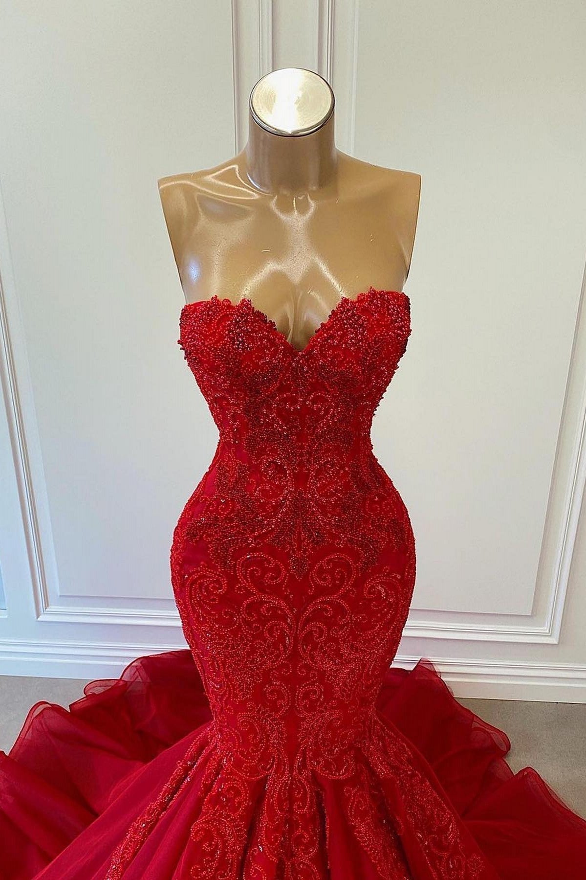 Suchen Sie Luxus Abendkleider Lang Spitze online bei Thekleid.de. Rote Abiballkleider Meerjungfrau aus Spitze zum Abiball gehen.