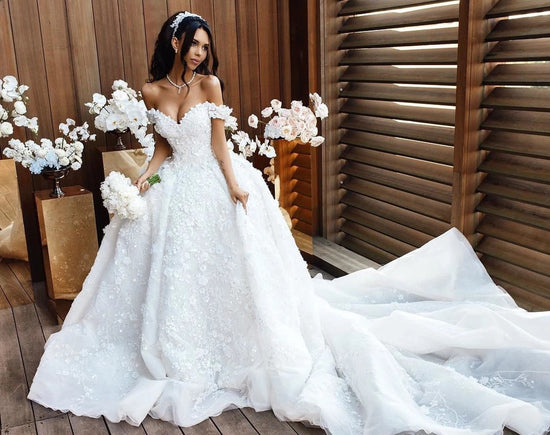 Bekommen Sie Luxury Brautkleider A Linie Online bei babyonlinedress.de. Hochzeitskleider Spitze Günstig Online für Sie zur Hochzeit mit günstig preis.