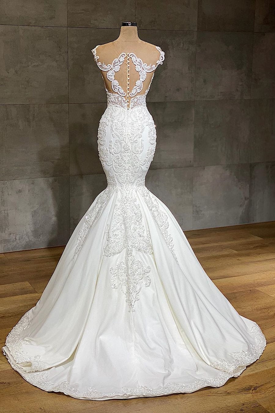 Hier können Sie bei babyonlinedress.de Designer Brautkleider Meerjungfrau kaufen. Hochzeitskleider mit Spitze Online für Sie zur Hochzeit gehen.