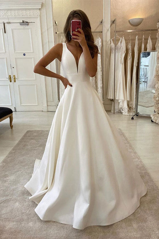 Bestellen Sie Designer Hochzeitskleid V Ausschnitt online bei babyonlinedress.de. Brautkleid A Linie Online für Sie zur Hochzeit gehen.