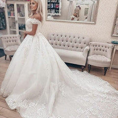 Finden Sie Prinzessin Hochzeitskleider Spitze online bei babyonlinedress.de. Wunderschöne Brautkleider Günstig nach maß anfertigen bekommen.