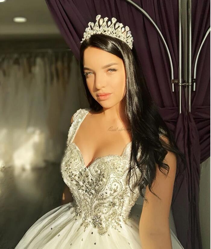 Laden Sie das Bild in den Galerie-Viewer, Finden Sie Luxus Hochzeitskleider Prinzessin online bei babyonlinedress.de. Brautkleider Tüll Günstig für Sie nach maß zur Hochzeit gehen.
