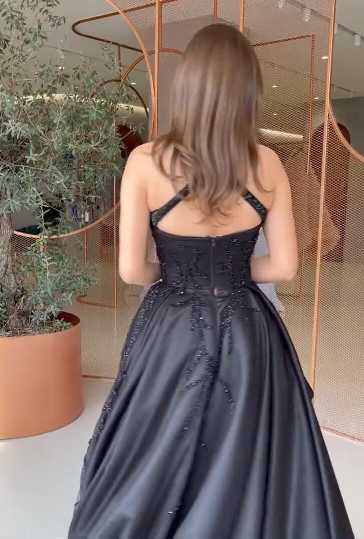 Finden Sie Schwarze Abendkleider Lang Glitzer online bei Thekleid.de. Abiballkleider Günstig Kaufen für Sie zum abiball gehen.