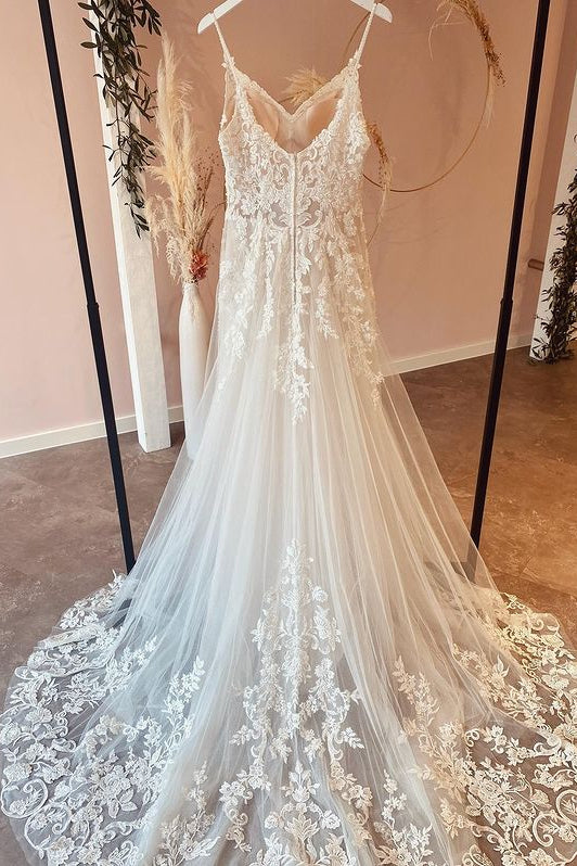 Finden Sie Schöne Hochzeitskleider mit Spitze online bei babyonlinedress.de. Brautkleider A Linie Kaufen für Sie zur Hochzeit gehen.