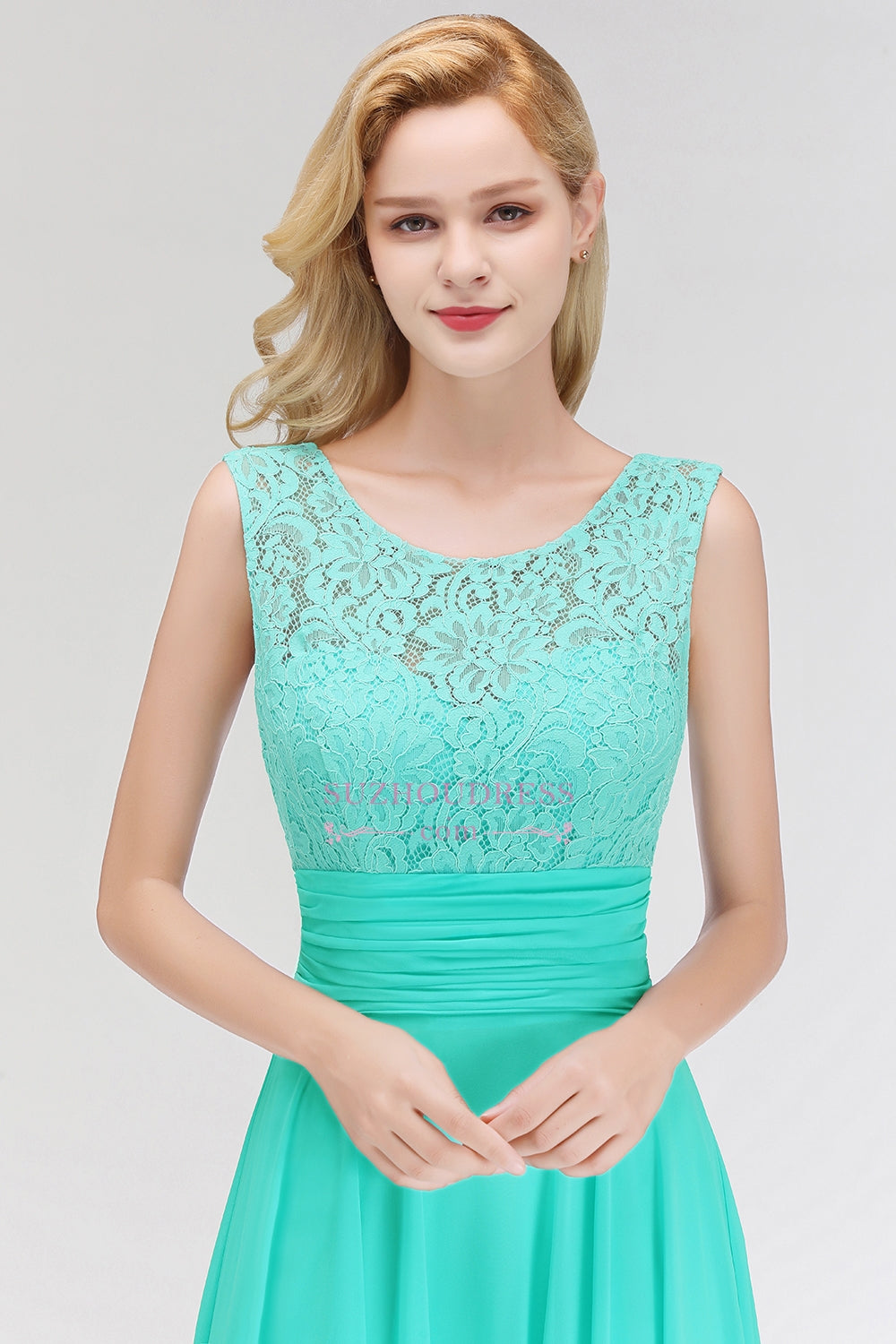 hier können Sie Mint Grün Lang Chiffon Brautjungfernkleider Mit Spitze online bei babyonlinedress.de. Etuikleider Für Brautjungfern für Sie zur Hochzeit.