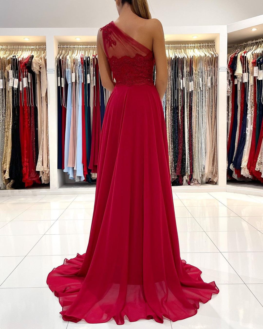 Kaufen Sie bei Thekleid.de Rote Abendkleider mit Spitze online. Abiballkleider Lang Günstig aus chiffon zum abiball gehen.