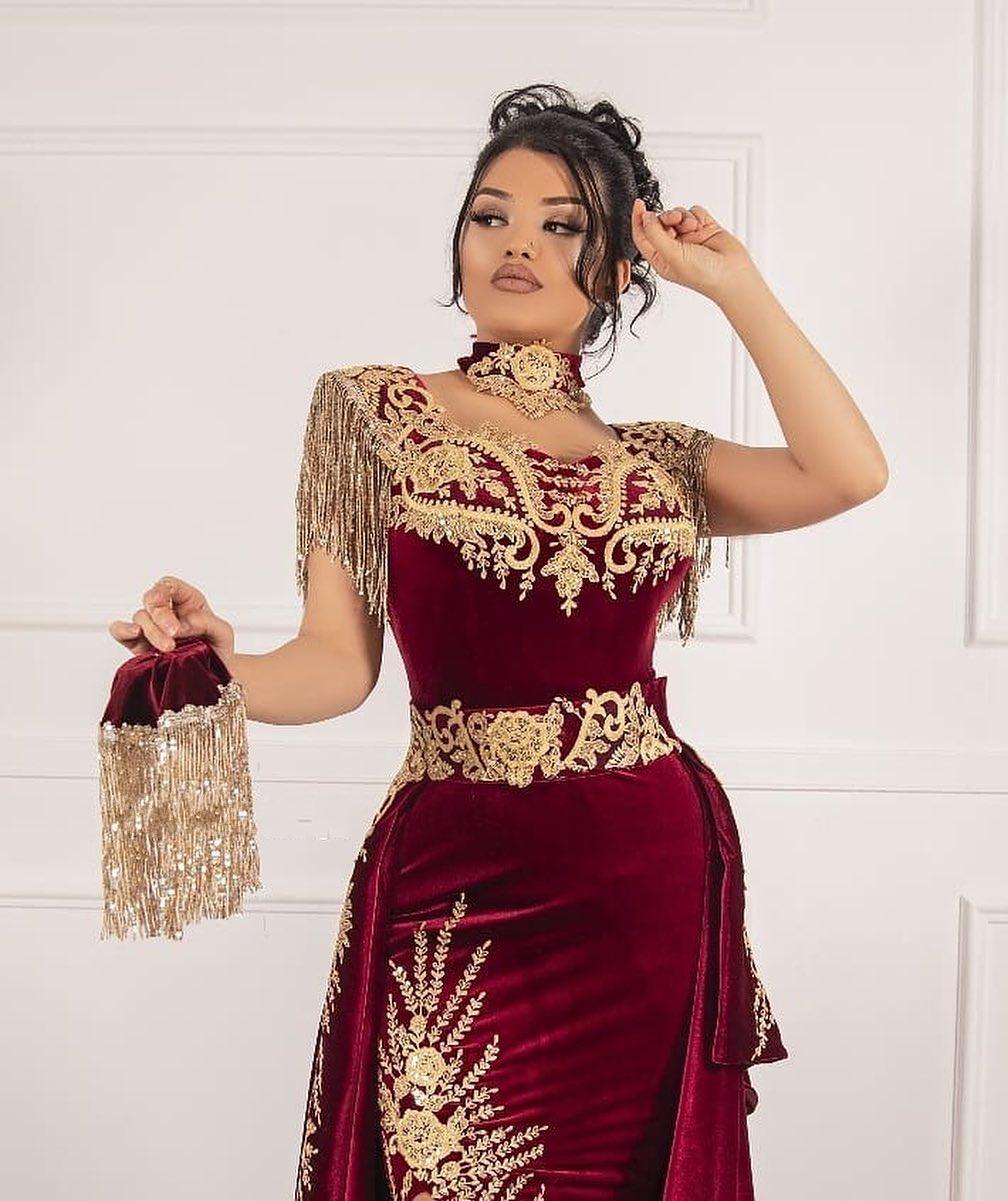 Suchen Sie Weinrot Velvet Abendkleider Lang Günstig online bei Thekleid.de. Abiballkleider mit Spitze für Sie zum abiball gehen.