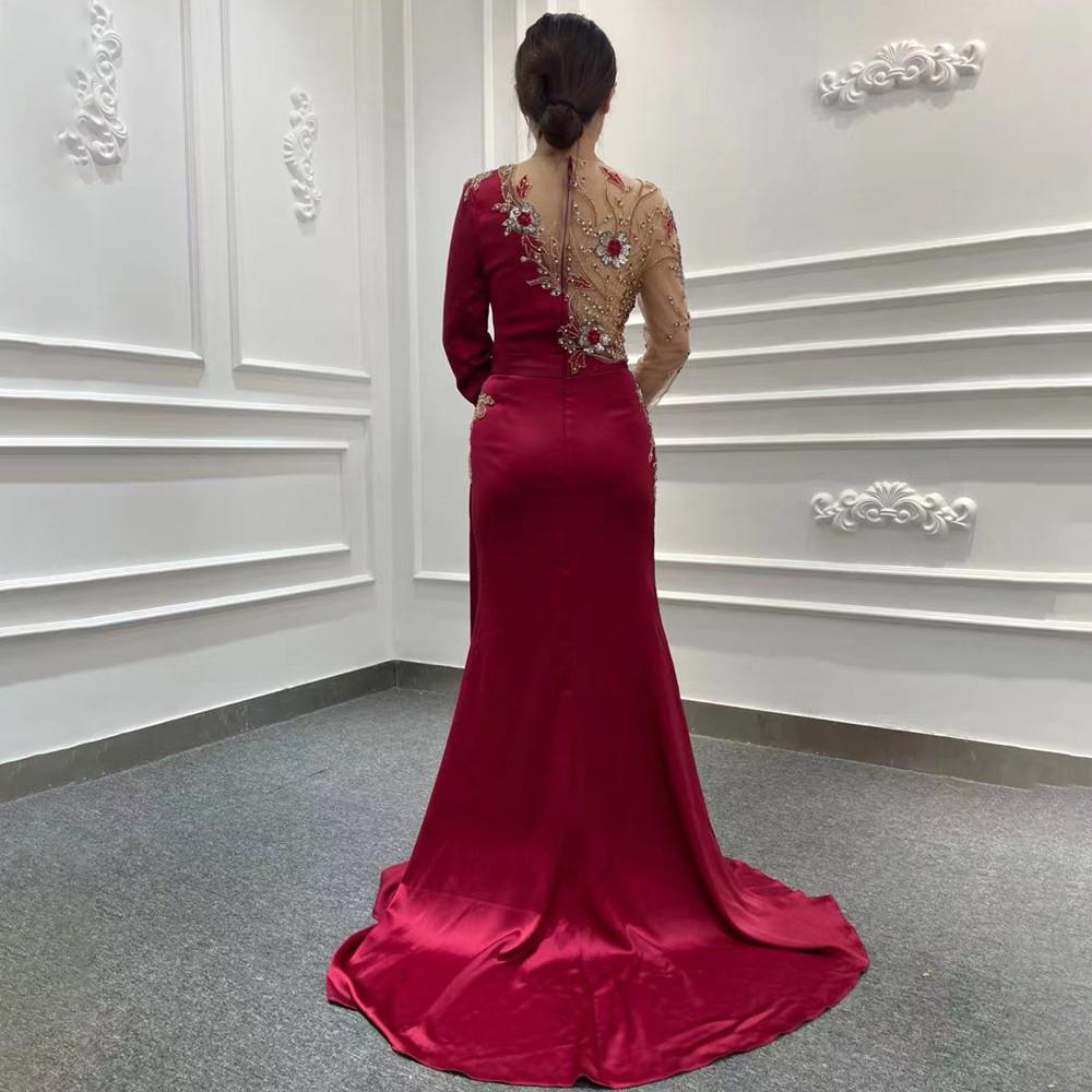 Hier können Sie Rotes Abendkleid Lang online bei Thekleid.de kaufen. Abiballkleider mit Ärmel mit hocher qualität bekommen.