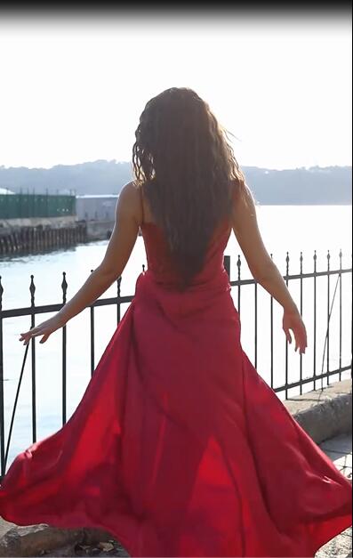 Finden Sie bei Thekleid.de Sexy Rotes Abiballkleid online. Abendkleider Lang Günstig aus Chiffon nach maß zum Abiball gehen.