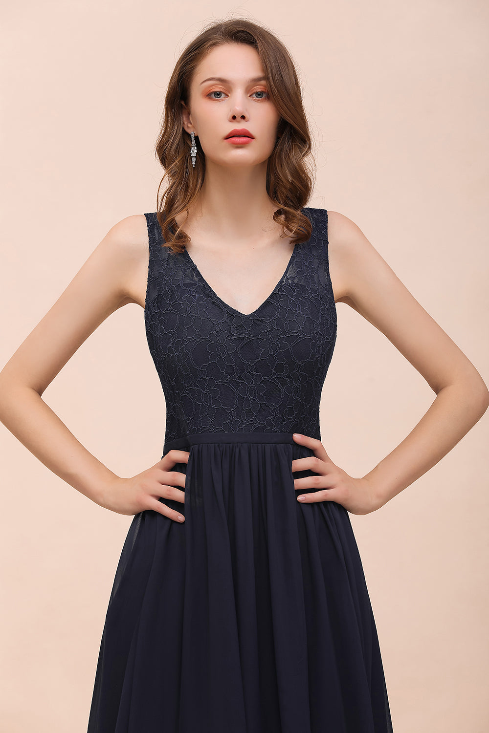 Finden Sie Brautjungfernkleider Lang Navy Blau online bei babyonlinedress.de. Chiffon Kleider Für Brautjungfern maß geschneidert bekommen.