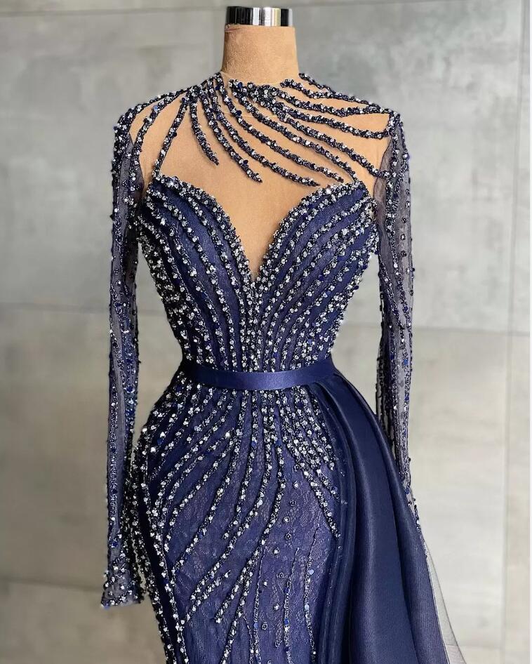 Suchen Sie Extravagante Abendkleider Lang Glitzer online bei Thekleid.de. Abiballkleider mit Ärmel für Sie nach maß anfertigen.