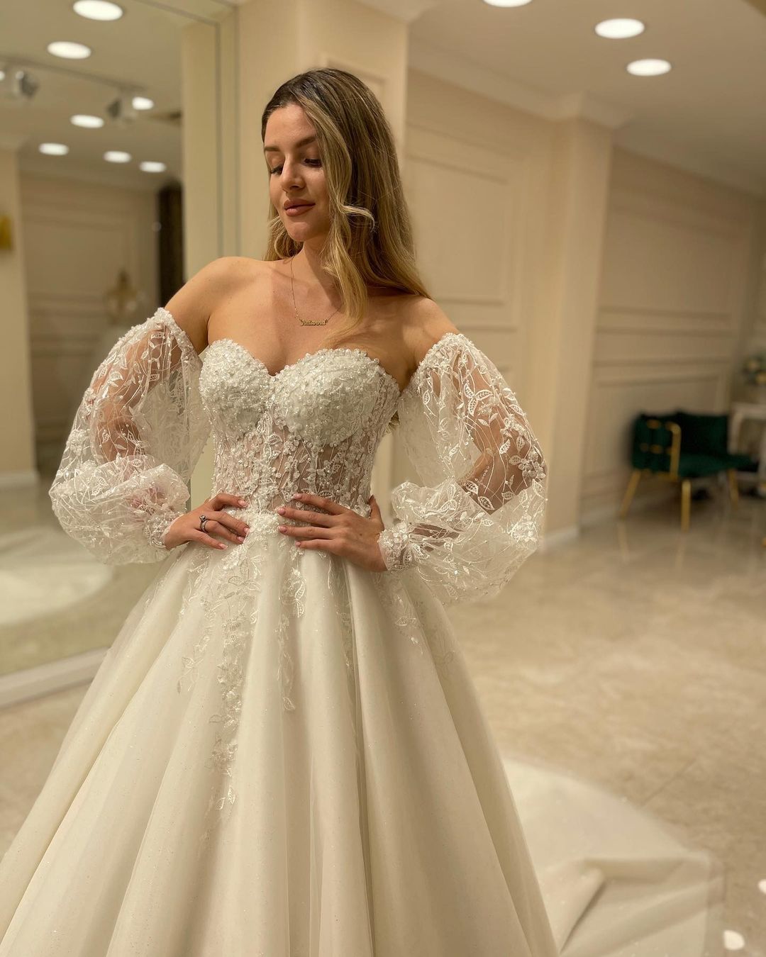 Kaufen Sie Schöne Hochzeitskleider A Linie online bei babyonlinedress.de. Brautkleider mit Spitze aus tüll zur Hochzeit gehen.