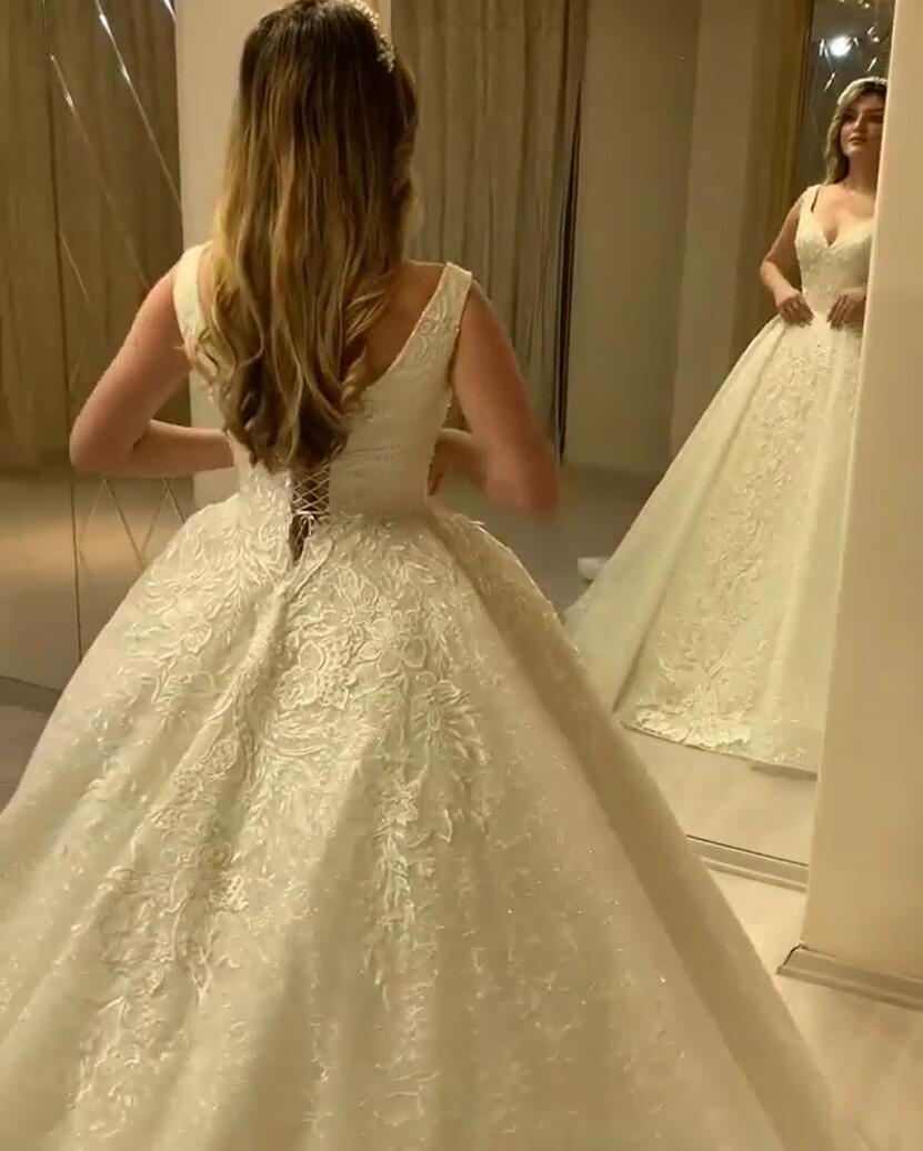 Finden sie Schöne Brautkleider Prinzessin Online bei babyonlinedress.de. Hochzeitskleider mit Spitze für Sie nach maß zur Hochzeit gehen.