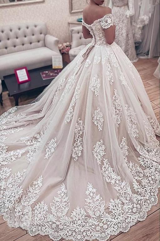 Kaufen Sie Luxus Brautkleider Prinzessin online bei babyonlinedress.de. Spitze Hochzeitskleider Online Kaufen für Sie zur Hochzeit online.