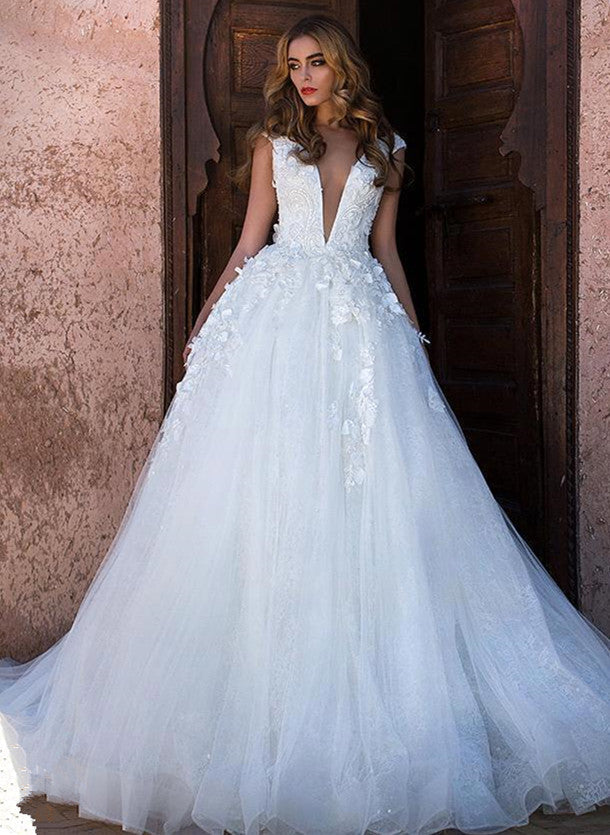 Hier können Sie Schlichtes Brautkleid A Linie online bei babyonlinedress.de. Hochzeitskleid Prinzessin Glitzer Tüll für Sie mit nach maß Anfertigen service.