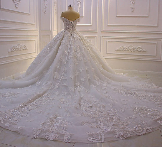 Hier können Sie Hochzeitskleider Prinzessin Spitze online bei babyonlinedress.de. Extravagante Brautkleider online für Sie zur Hochzeit gehen.