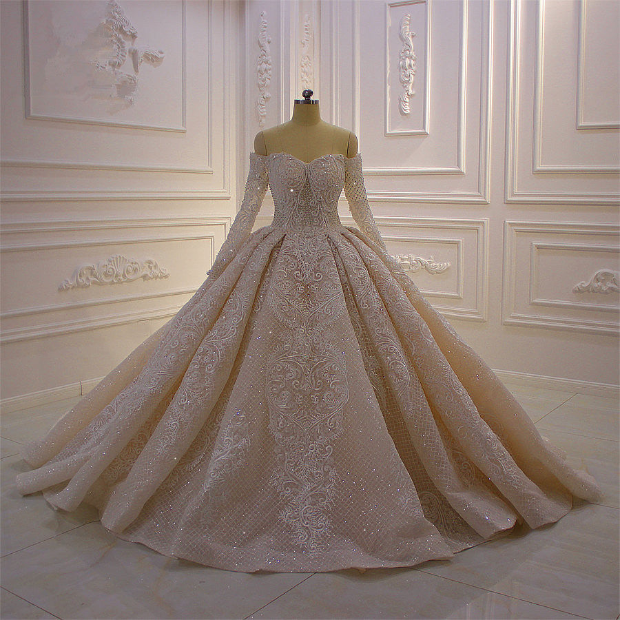 Laden Sie das Bild in den Galerie-Viewer, Finden Sie Luxus Hochzeitskleider Prinzessin Spitze online bei babyonlinedresss.de.Brautkleider mit Ärmel für Sie zur Hochzeit gehen.
