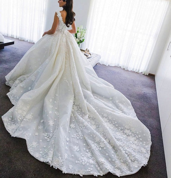 Laden Sie das Bild in den Galerie-Viewer, Hier können Sie Luxus Brautkleider Prinzessin online bei babyonlinedress.de kaufen. Hochzeitskleider mit Spitze mit hocher Qualität bekommen.
