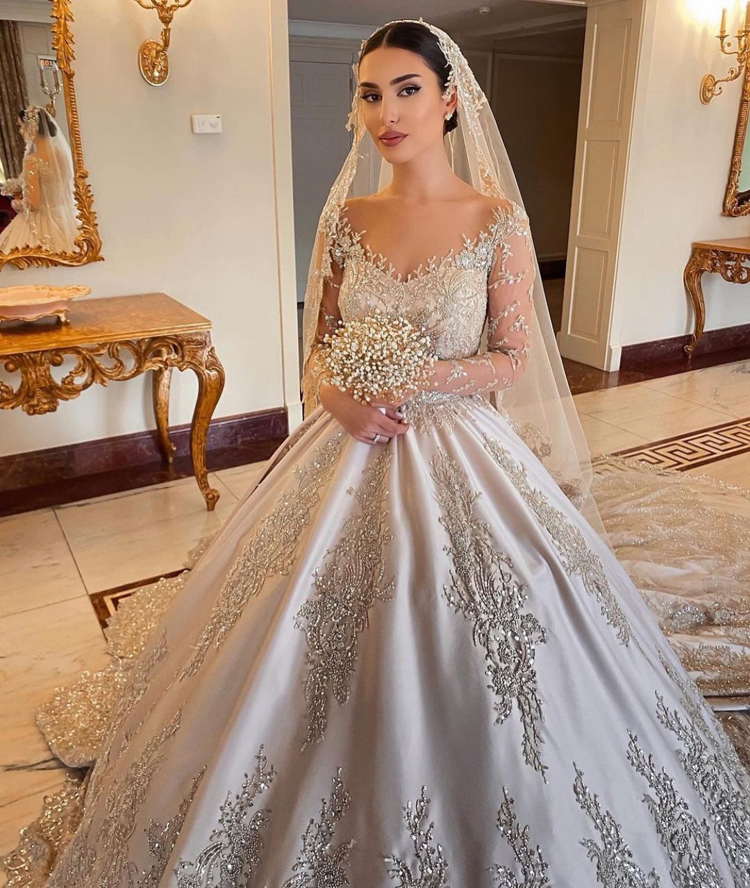 Suchen Sie Extravagante Brautkleider Prinzessin online bei babyonlinedress.de. Hochzeitskleider Mit Ärmel für Sie maß geschneidert kaufen.