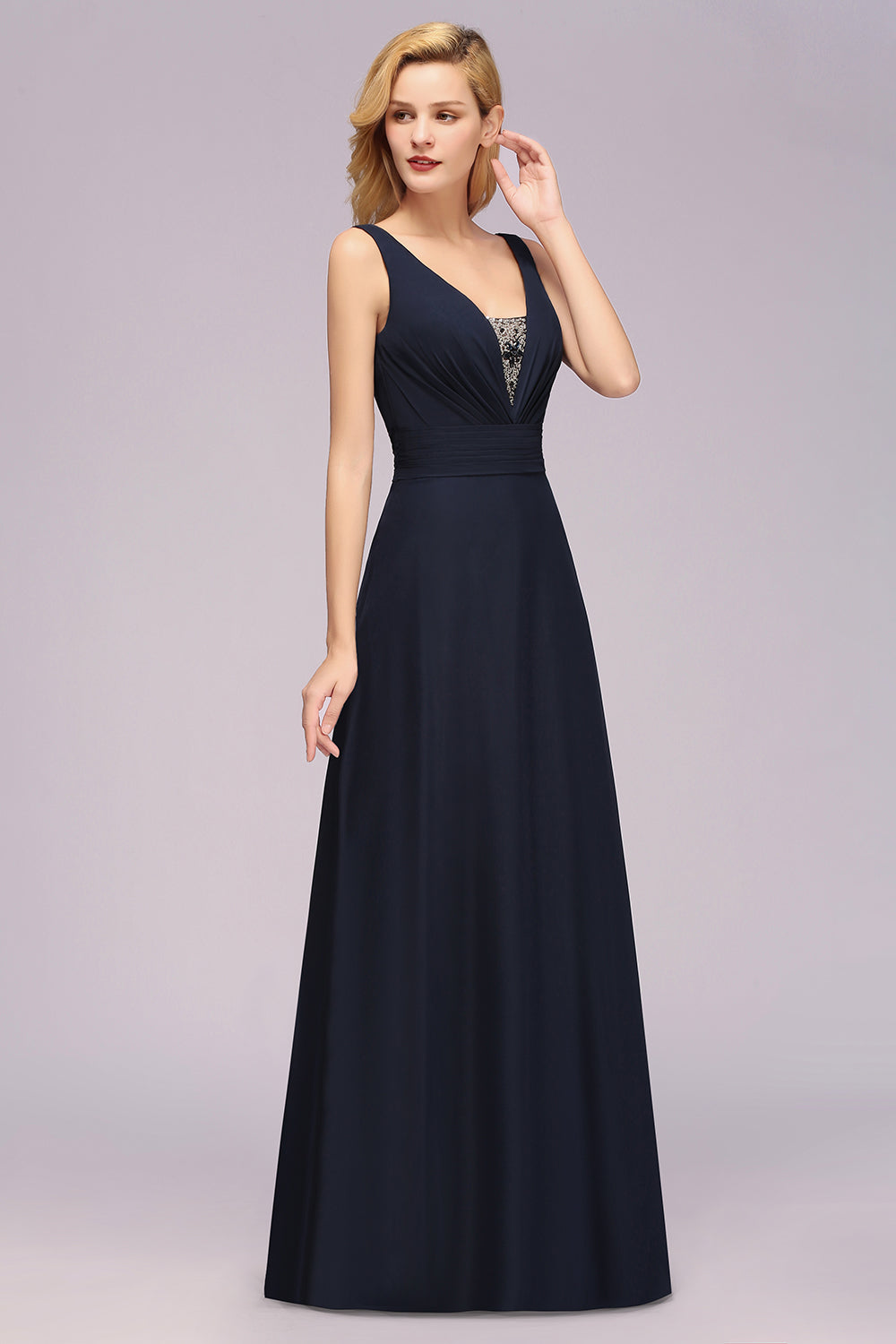 Finden Sie Designer Brautjungfernkleider Lang Günstig online bei babyonlinedress.de. Navy Blaues Brautjungfernkleid aus Chiffon maß geschneidert kaufen.