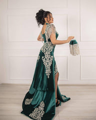 finden Sie bei Thekleid.de Velvet Abendkleider Dunkel Grün onine. Abiballkleider Lang Günstig nach maß zum abiball party gehen.