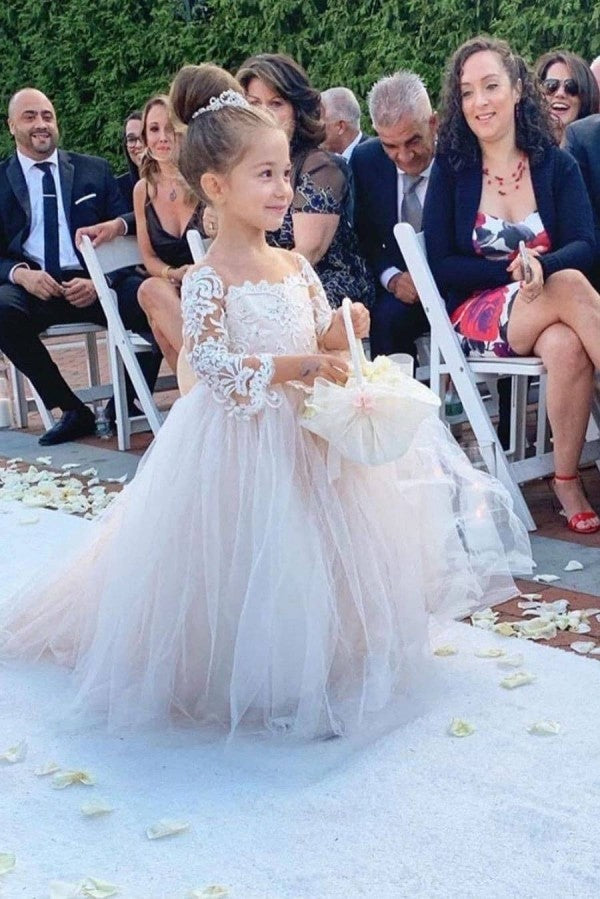 Finden Sie bei babyonlinedress.de Wunderschöne Blumenmädchenkleider Günstig online. Kinder Hochzeitskleider für Sie zur Hochzeitsparty gehen.