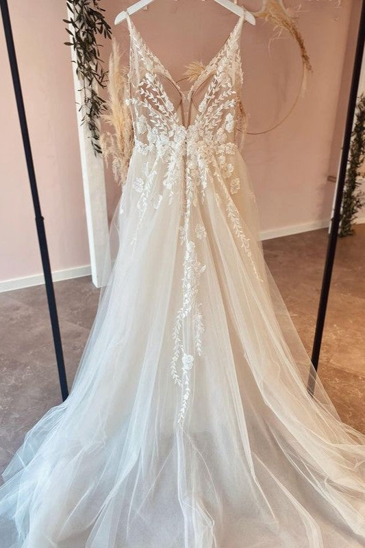 Finden Sie bei babyonlinedress.de Sexy Hochzeitskleider Boho online. Brautkleider mit Spitze aus tüll zur Hochzeit gehen.