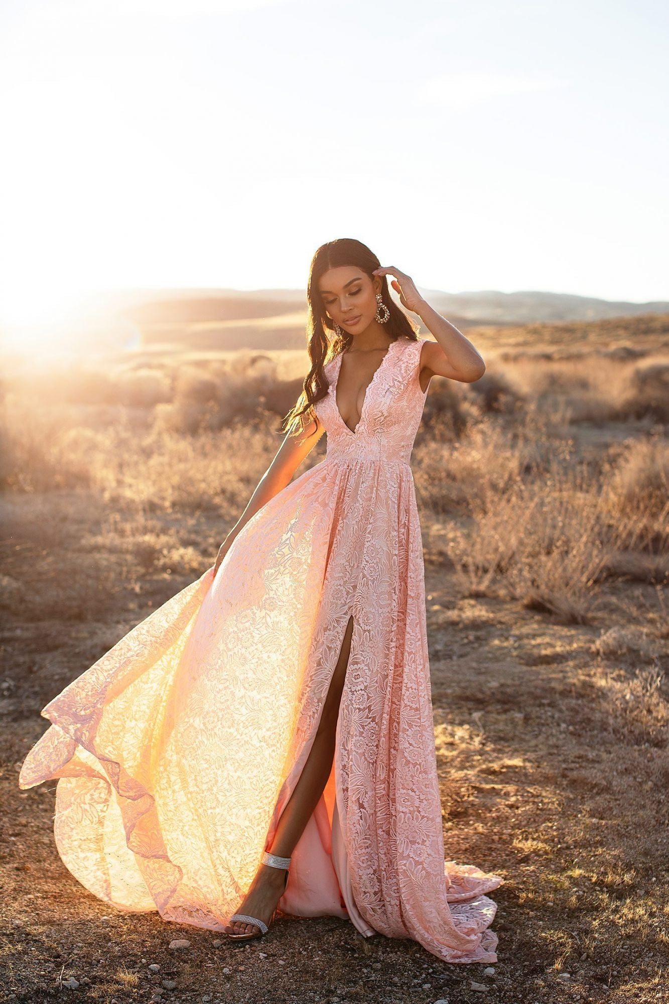 Hier können Sie bei Thekleid.de Abendkleider Lang V Ausschnitt Rosa suchen. Abiballkleider Mit Spitze für Sie online zum abiball gehen.