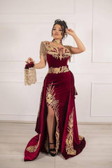 Suchen Sie Weinrot Velvet Abendkleider Lang Günstig online bei Thekleid.de. Abiballkleider mit Spitze für Sie zum abiball gehen.