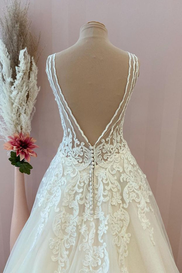 Finden Sie Brautkleider V Ausschnitt online bei babyonlinedress.de. Hochzeitskleider A Linie Spitze für Sie zur Hochzeit gehen.