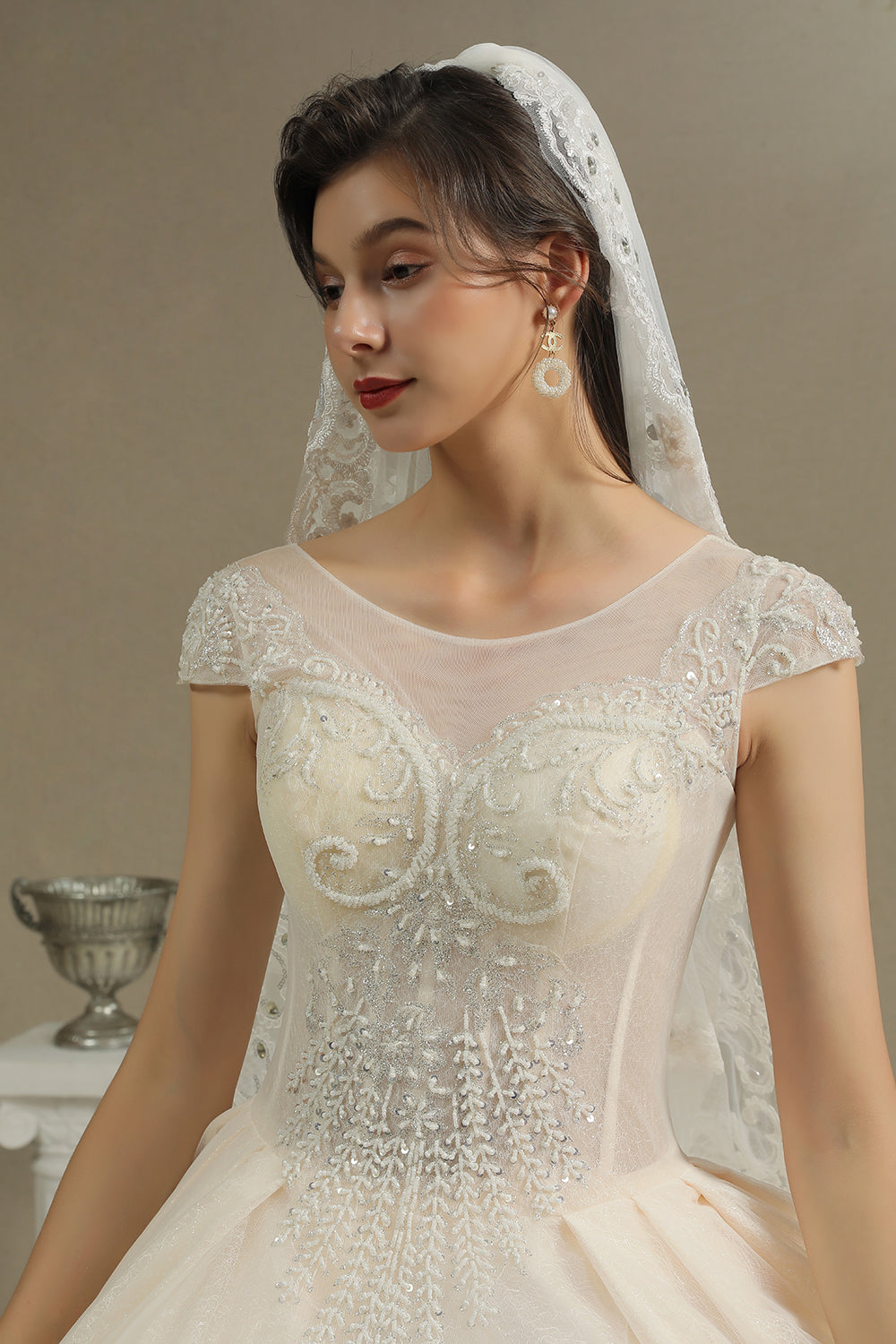 Laden Sie das Bild in den Galerie-Viewer, Bestellen Sie designer Hochzeitskleider Günstig online bei babyonlinedress.de. Brautkleider Umstandsmode mit hocher qualität bekommen.
