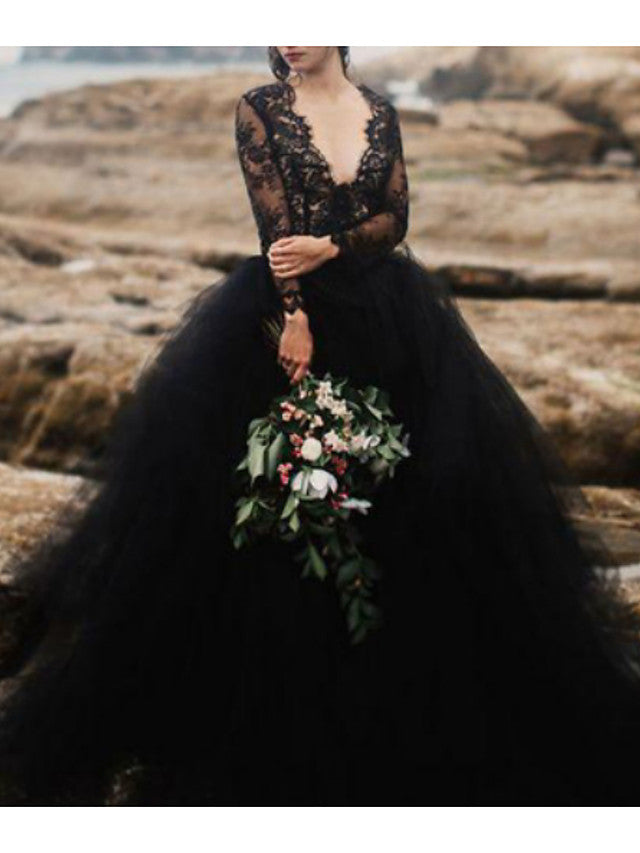 Finden Sie Schwarze Hochzeitskleider mit Ärmel online bei babyonlinedress.de. Spitze Brautkleid Online für Sie zur hochzeit gehen.