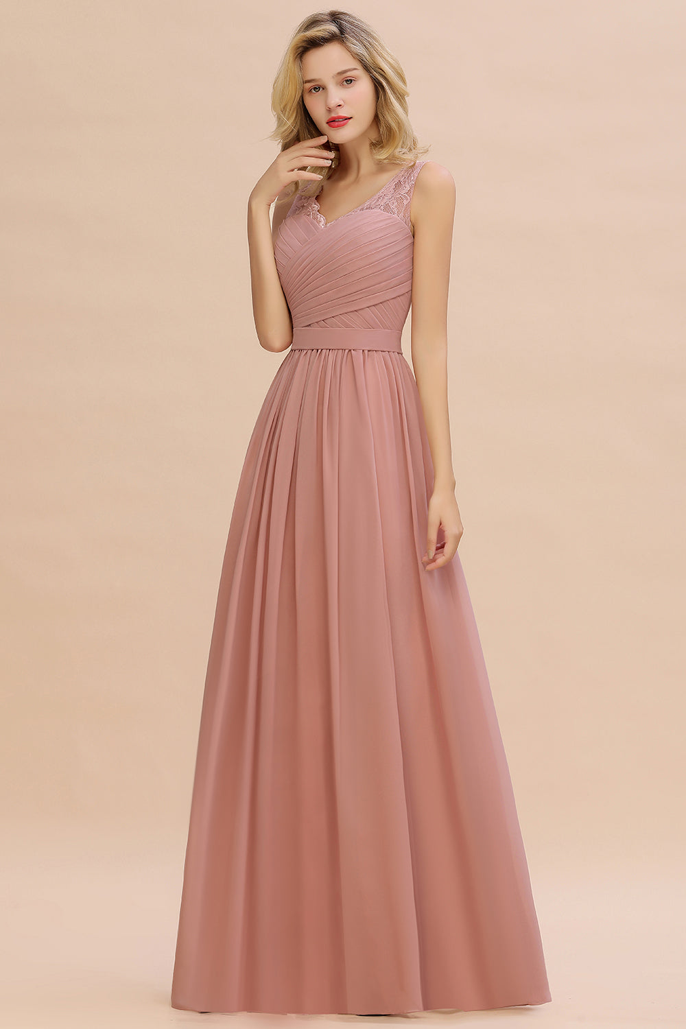 Bestellen Sie Schlichtes Abendkleid Altrosa online bei Thekleid.de. Abendkleider Lang Günstig für Sie zum party gehen.