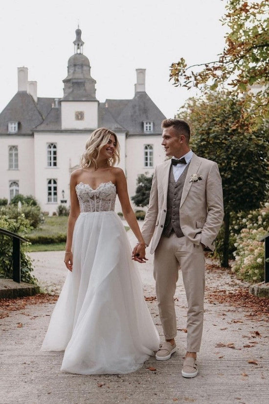 Finden Sie Wunderschöne Hochzeitskleider A Linie online bei babyonlinedress.de. Brautkleider mit Spitze  aus tüll mit hocher Qualität bekommen.